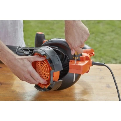 Black & Decker Black+Decker 3-in-1 Elektro-Laubsauger Und Bläser BEBLV301 3.000 W 19 Black & Decker Black+Decker 3-in-1 Elektro-Laubsauger Und Bläser BEBLV301 3.000 W – Bild 17