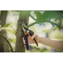 Fiskars Bypass-Gartenschere PowerGearX Mit Rollgriff PX94 -Garten & Außenbereich 6411501110121 4905 3