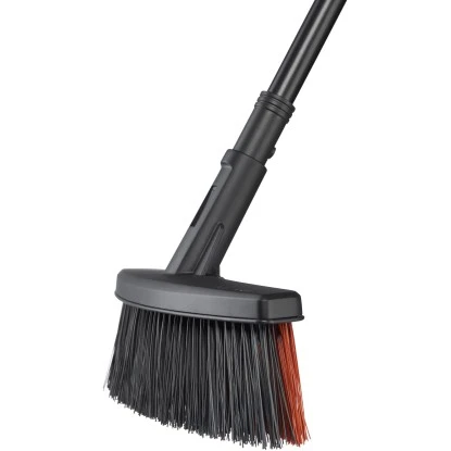 Fiskars Allzweckbesen Solid Mit PowerClean-Borsten Größe M 4 Fiskars Allzweckbesen Solid Mit PowerClean-Borsten Größe M – Bild 2